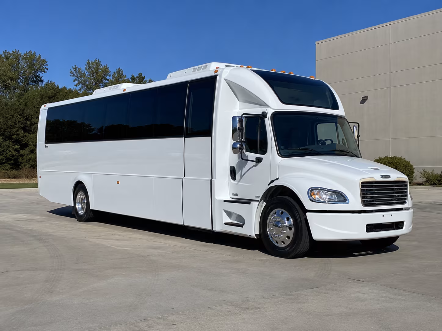 bradenton 28 passenger party bus