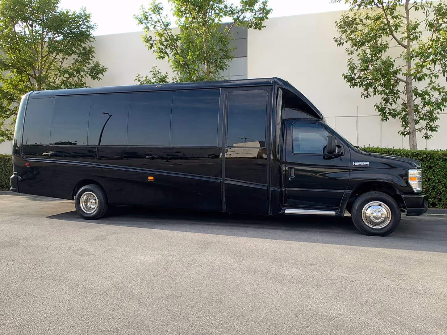 bradentoncharterbuscompany com is the easy way to find field trip buses for every manatee county school