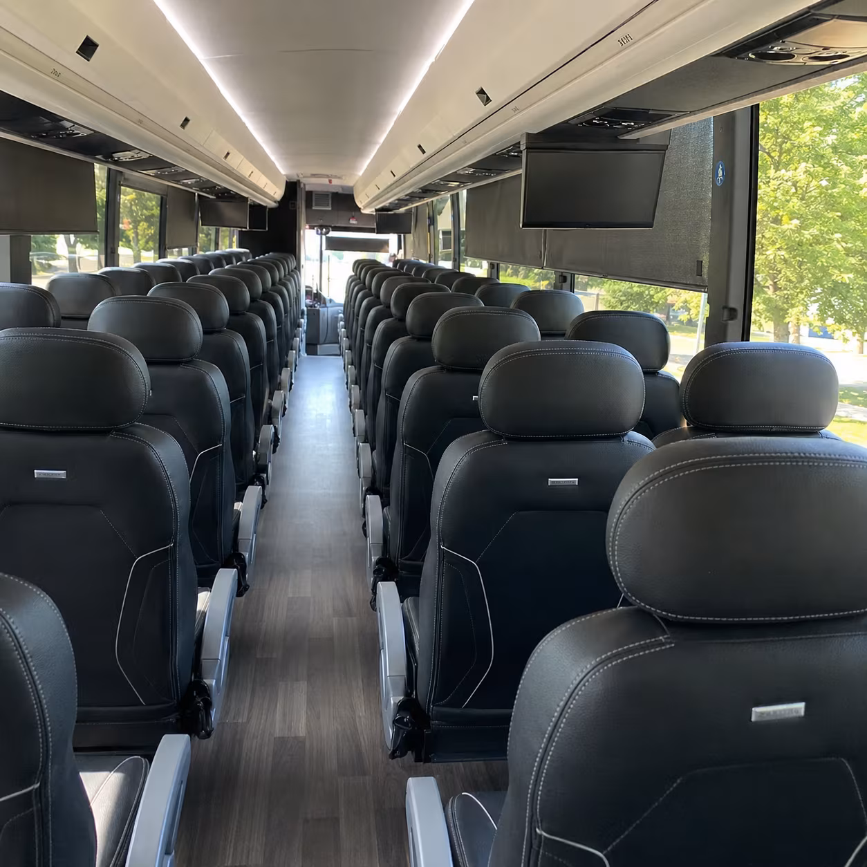 st petersburg charter bus